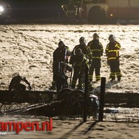 Voertuig te water N50 bij Flevoweg