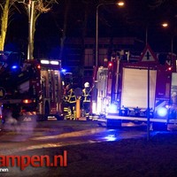 Auto's total-loss bij aanrijding Meeuwenweg