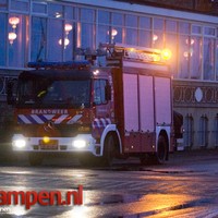 Losgeslagen boot langs IJsselkade 
