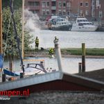 Polyester bootje in de brand