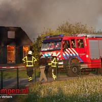 Grote brand verwoest boerderij Zalk / Hattem