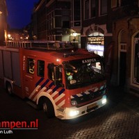 Scooter lekt benzine in Torenstraat