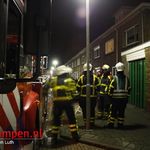 Brandweer doet nacontrole na blikseminslag