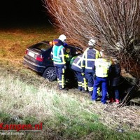 Auto van de weg Kamperzeedijk Grafhorst