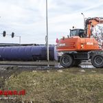 Giertank met 35.000 kilo mest gekanteld Flevoweg