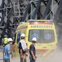Drie gewonden na val uit hoogwerker