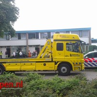 Vrouw met auto in tuin gereden in Kampen
