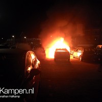 Fikse autobrand op parkeerplaats Noordweg