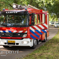Ongeval auto tegen boom op zijweg Europa-Allee Kampen