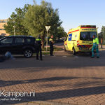 Auto komt in botsing met fietsster