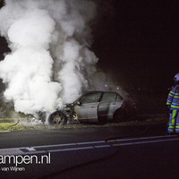 Autobrand Flevoweg Kampen snel onder controle