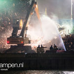 Brand in berg schrootafval Haatlandhaven Kampen
