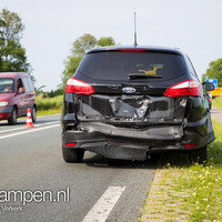 Auto in sloot na kettingbotsing Flevoweg Kampen